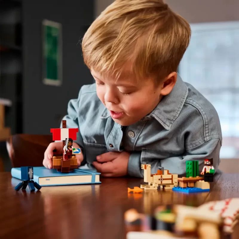 LEGO Minecraft A Viagem do Barco Pirata_2
